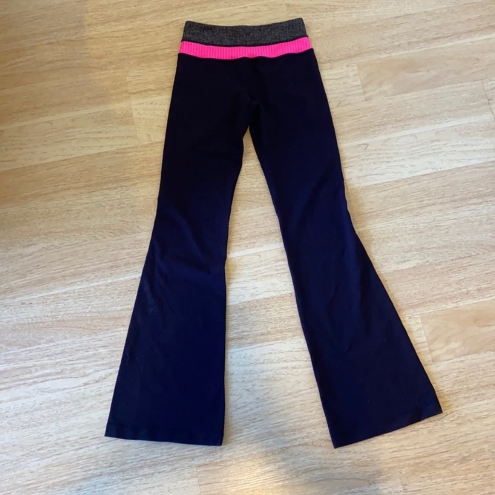 Lululemon size 2 yoga pants